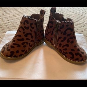 Adorable Gap Leopard Boots / Booties for Toddler 5